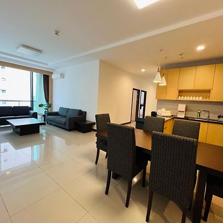 Imperial Grand Suite Apartment Kuching Exteriér fotografie